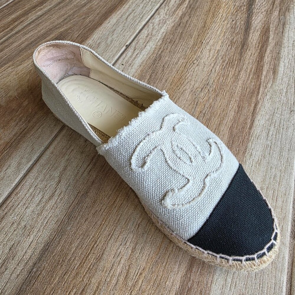 CHANEL Espadrilles Black-White Denim Slip-on Shoes Eur. 39 - Picture 4 of 16